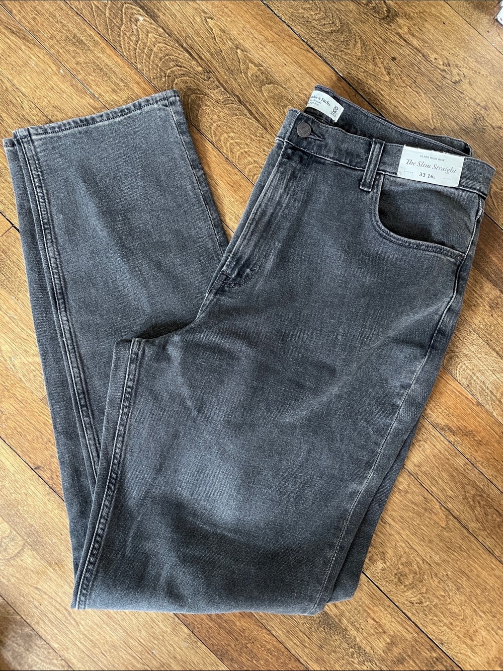 NEW Abercrombie ultra high-rise the Slim straight black 33- 16L